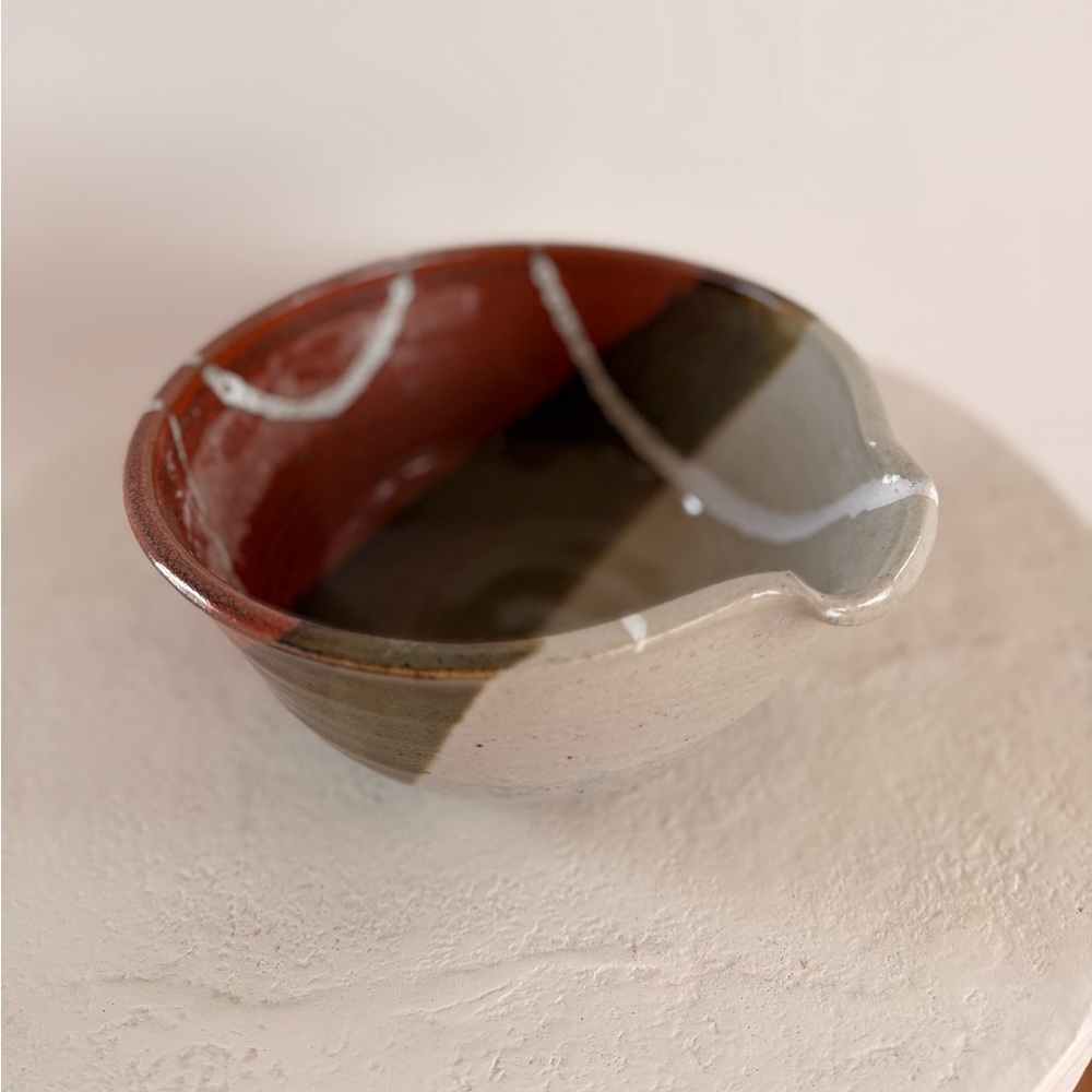STUDIO POTTERY BATTER BOWL HANDLE/SPOUT HAND-MADE MID-CENTURY MODERN‎ CERAMICS - Picture 10 of 14